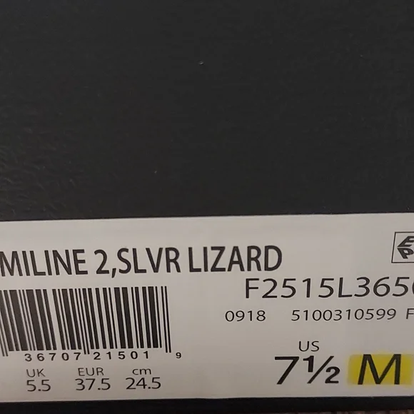 Naturalizer Beige Flats - Picture 2 of 5